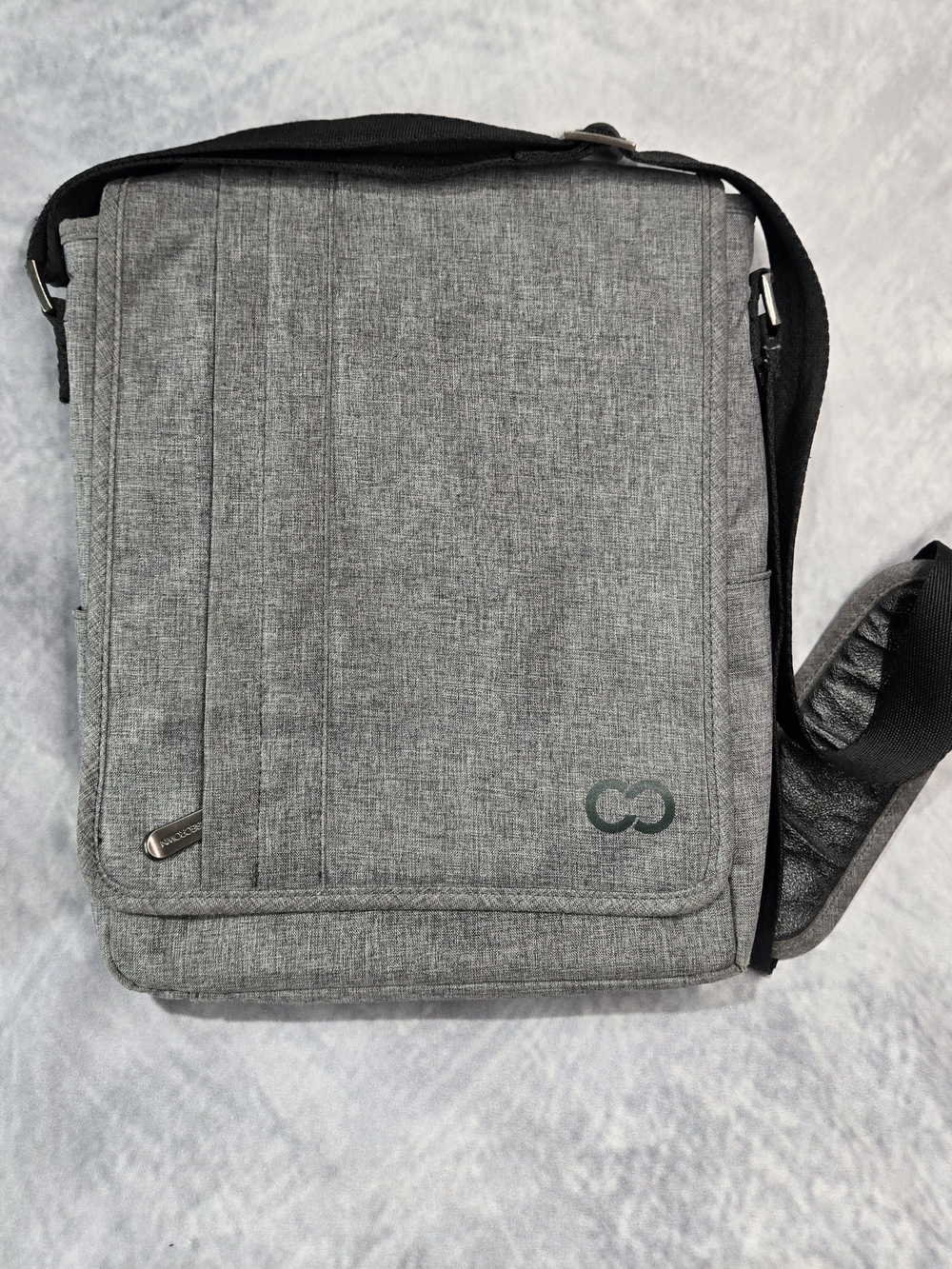CaseCrown Campus North Vertical Messenger Bag in charcoal grey canvas